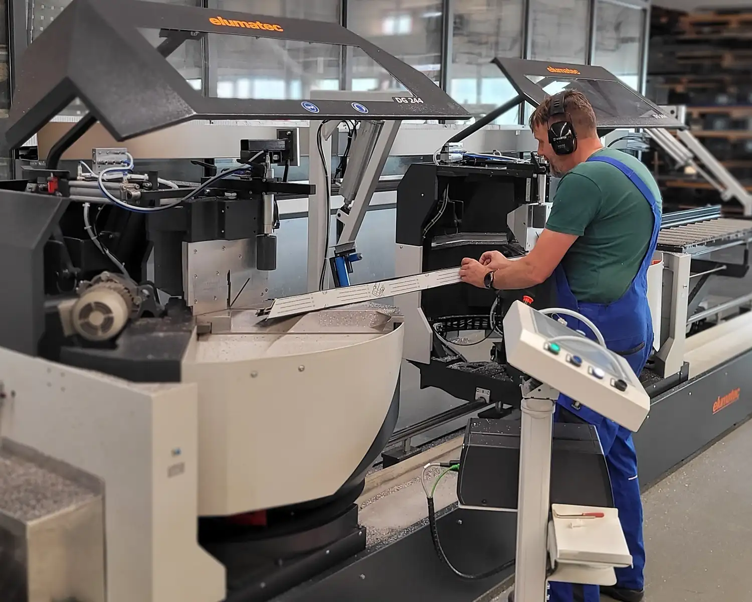 Industrielle Produktion im Metallbau